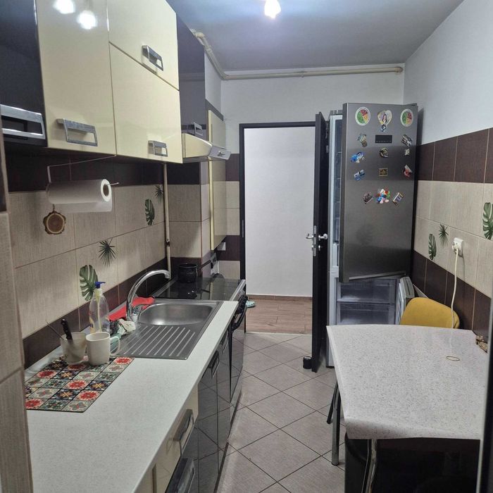 Apartament 3 camere decomandat etaj 1 Astra, AC