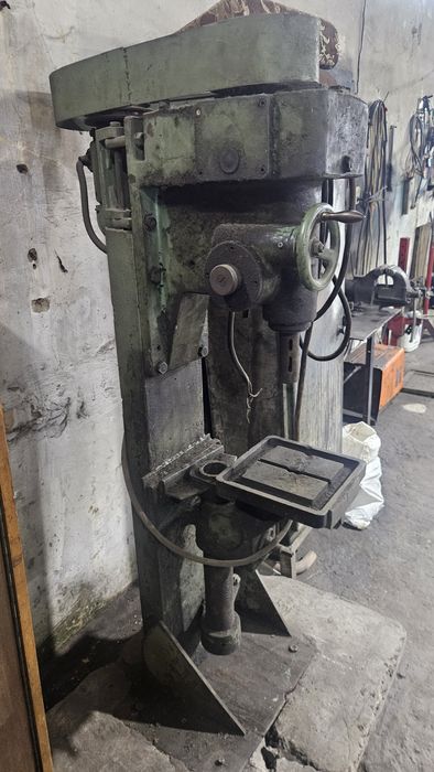 Сверлильный станок