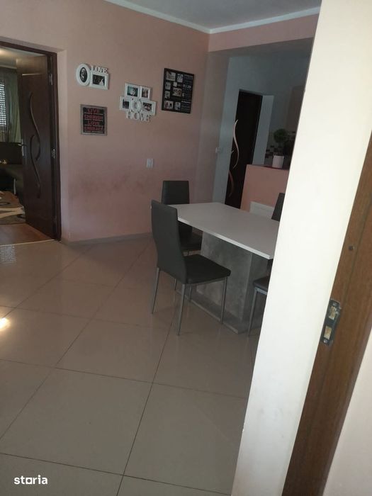 Casă cu 4 camere și curte spațioasă