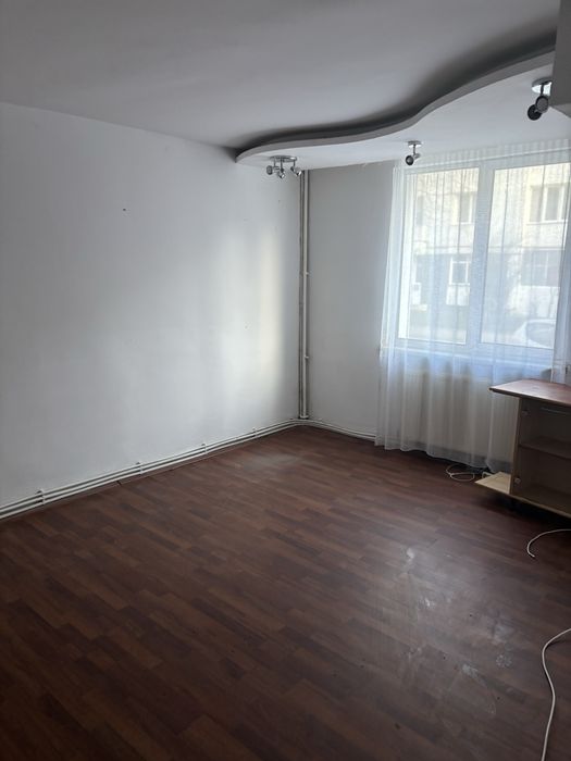 Inchiriez apartament