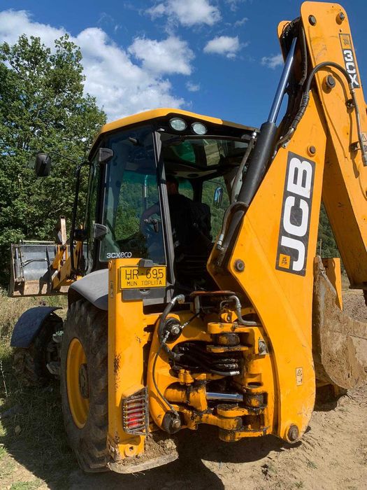 Buldoexcavator JCB 3cx
