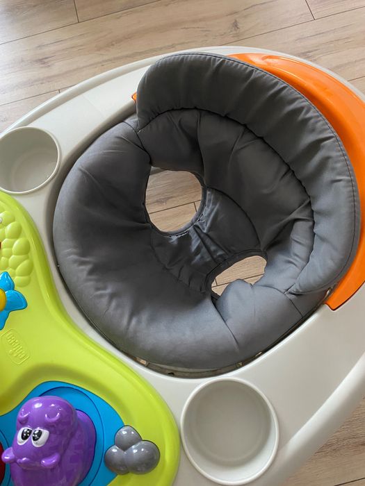 Premergător Chicco Walky Talky – reglabil, cu centru de activități