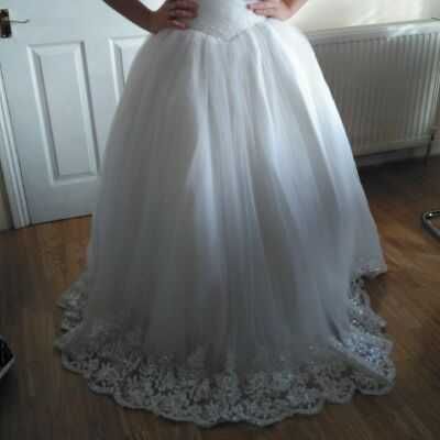 Булчинска рокля тип принцеса