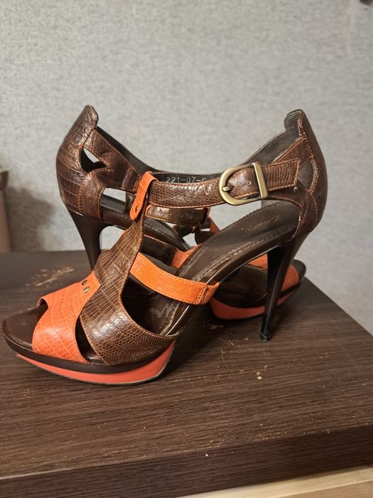 Продам обувь летнюю