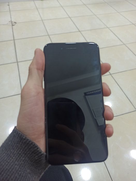 Iphone 7+ 32 jet blakc