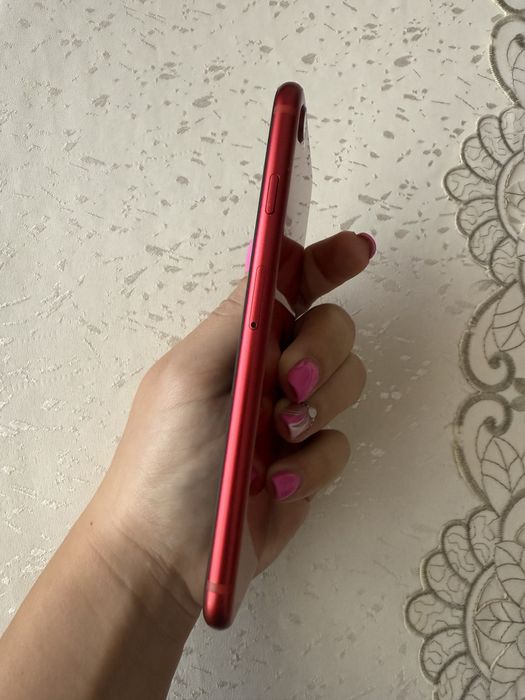 Iphone SE, 64 GB, 2020 модел