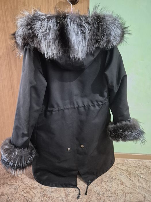 Продам парка куртку