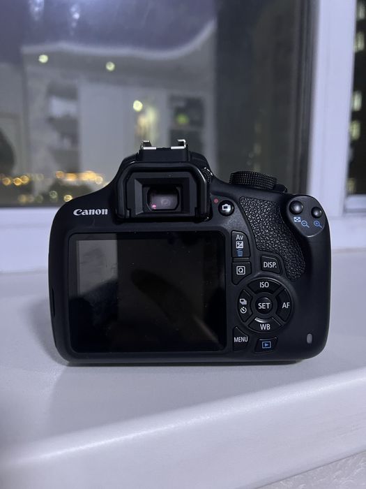 Canon EOS 1200D