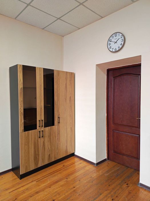 Второй офис в аренду 30 м², Саракулька С мебелью Кремовый