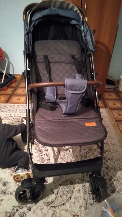 Продам детскую Проғгулочную коляску