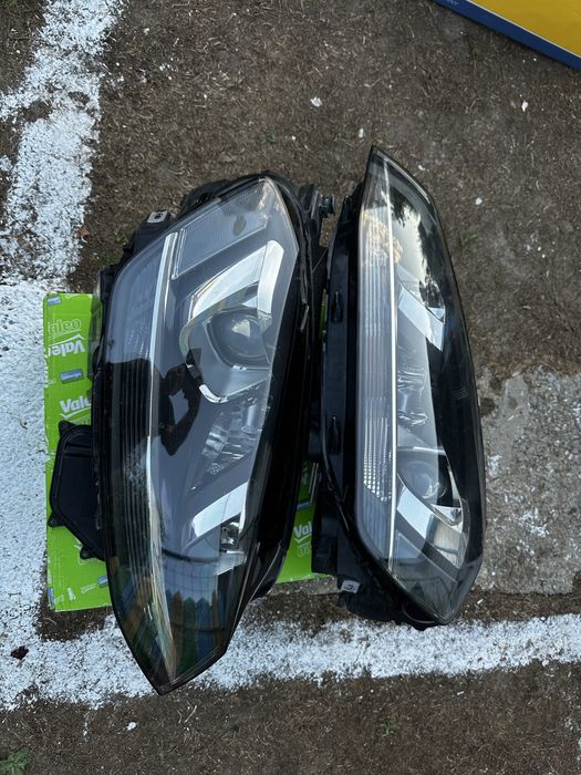 Faruri stânga dreapta bi xenon vw golf 7.