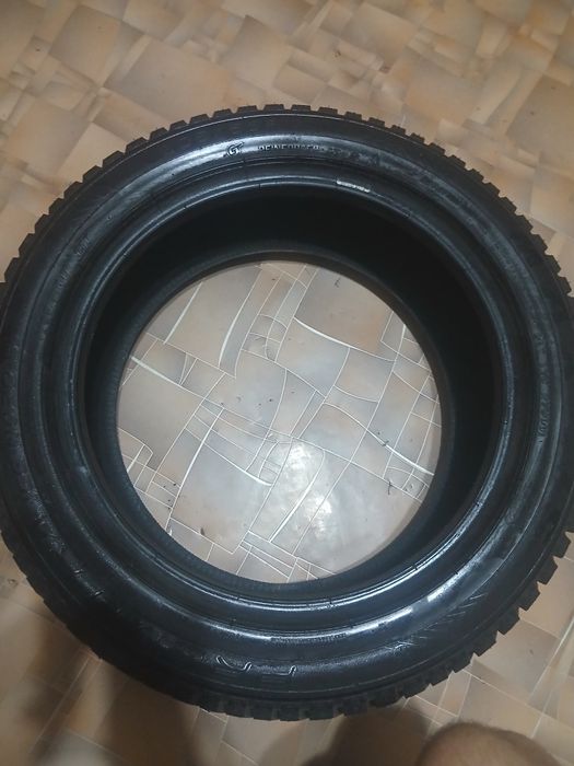 Продам зимнею резину 205х55х17