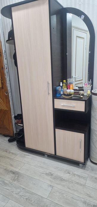 Продам прихожую мебель