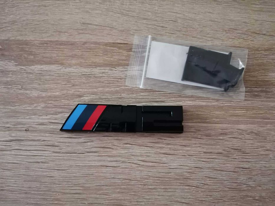 Предна решетка черна емблема BMW M2