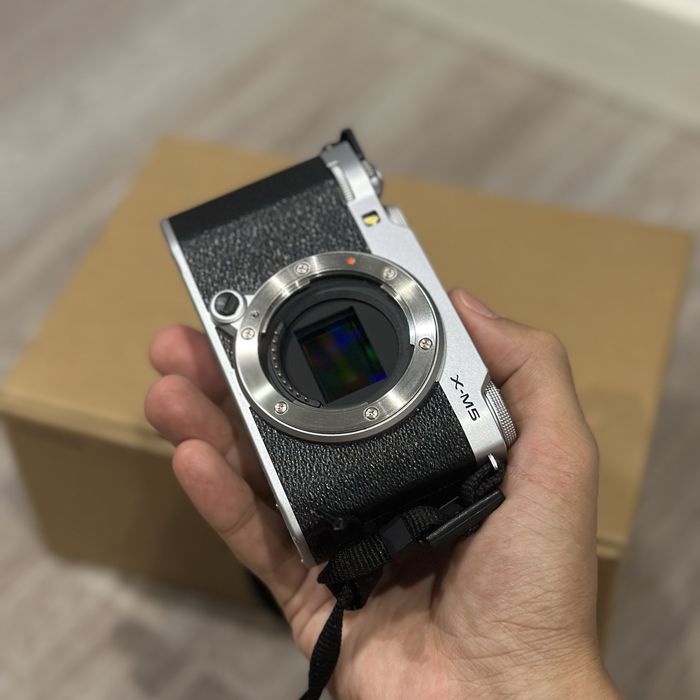 Fujifilm X-M5 Silver body