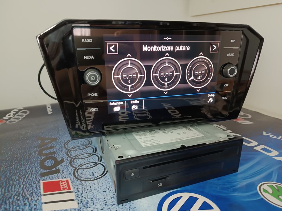 Vând Mib2 Vw PassatB8 unitate și display,rama inclusa in preț
