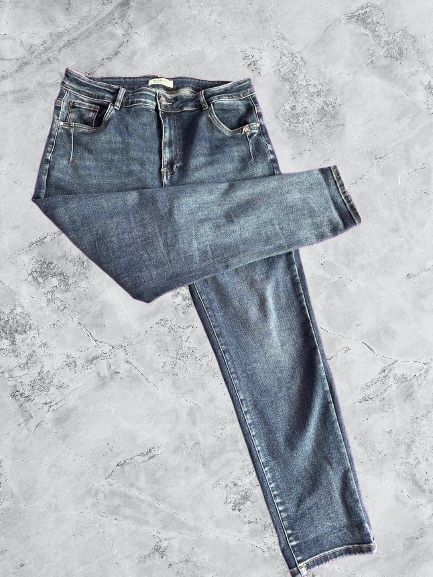 Нови дамски макси дънки -размер 37