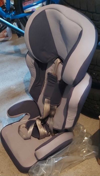 Столче за кола 9 - 36 кг, Черно/Сиво