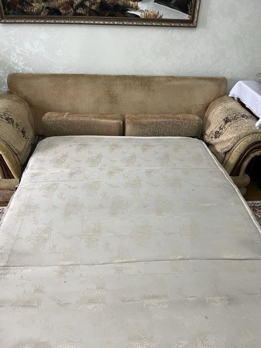 Диван и кресло б/у