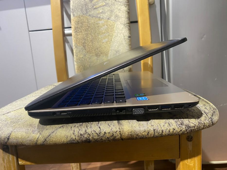 ASUS Vivobook intel 4x core/Nvidia GeForce/SSD