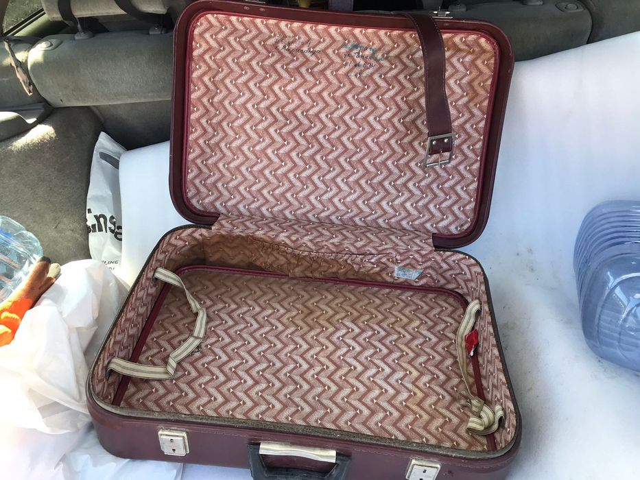 Продаю советский кожаный чемодан