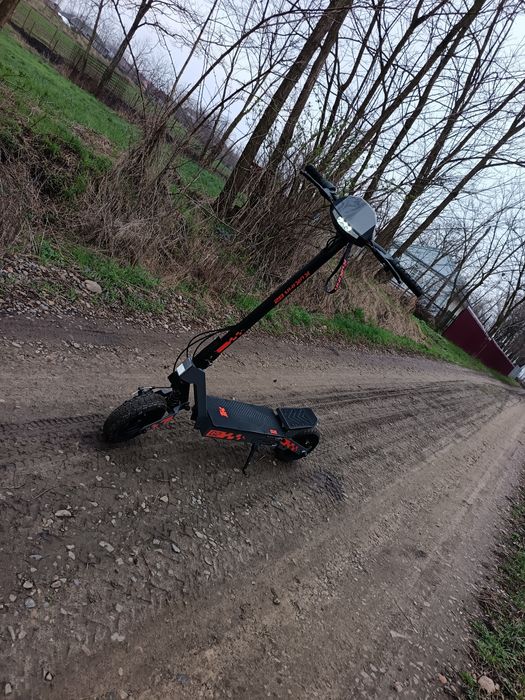 De vânzare trotineta electrica g2 640km luată de noua, cauciucuri bune, frâne  bune, Preț negociabil
