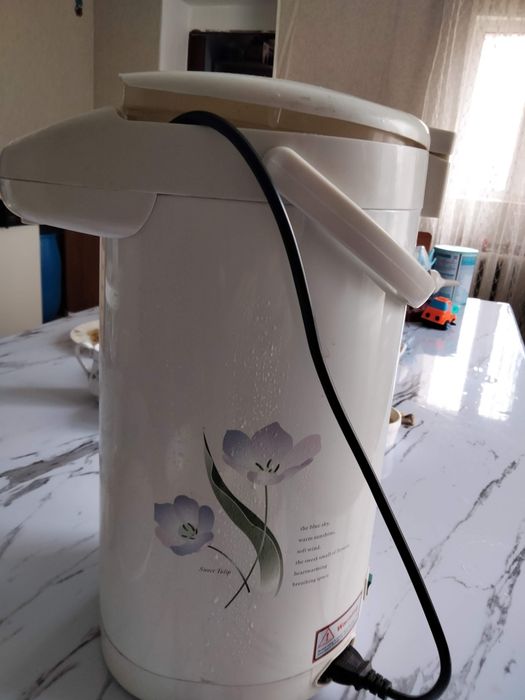 Плита с кружочками,самовар и другие