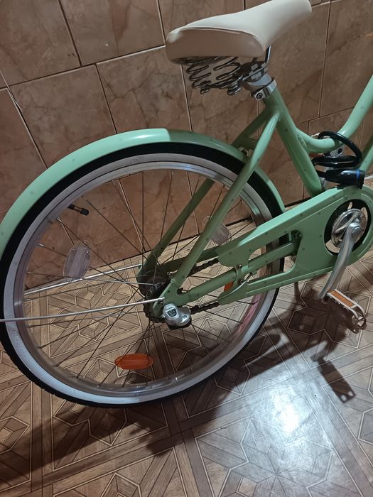Vind. bicicleta  damă roti  pe24 noua