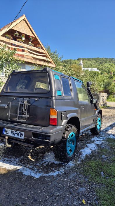 Vând suzuki vitara 2.0 benzina
