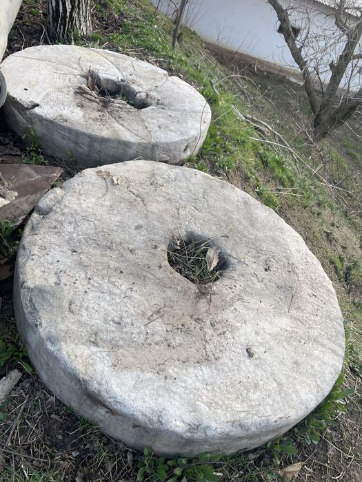 Жерновая мельница .  диірмен тасы .