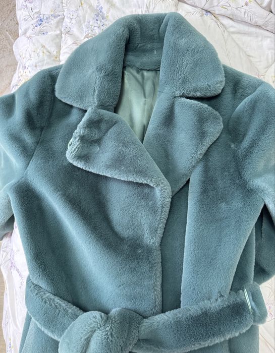 Продам шубу женскую