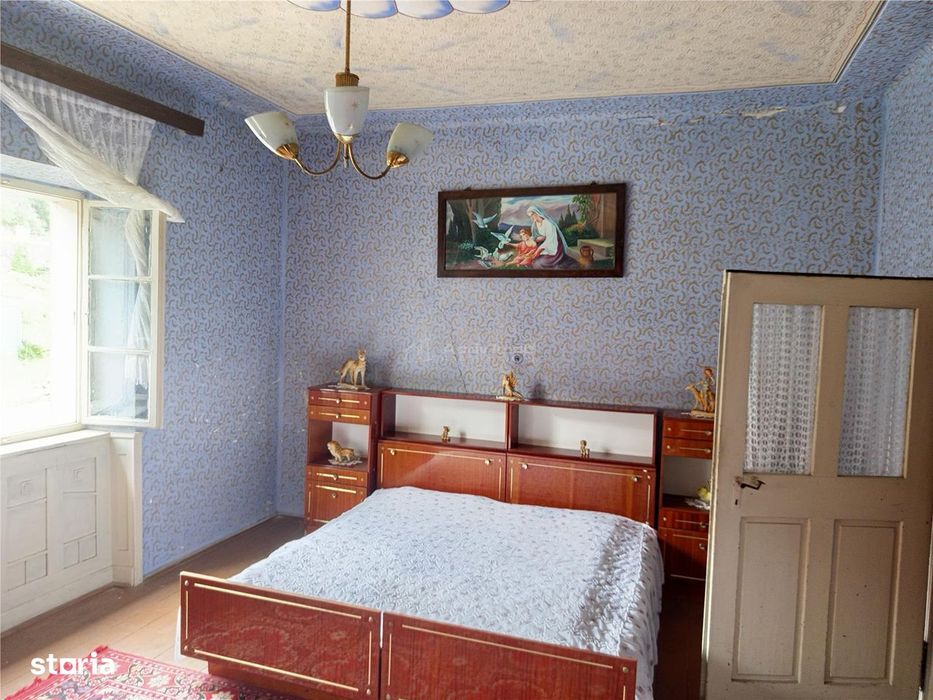 Oravita, Casa cu Spatiu Comercial, Zona Lacul Mic, Pret Negociabil