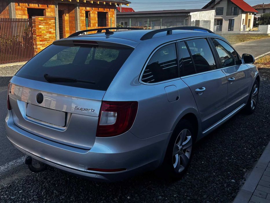 SKODA Superb 2012 — imagine 3