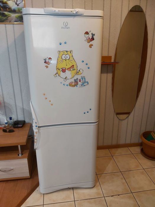 Продам холодильник