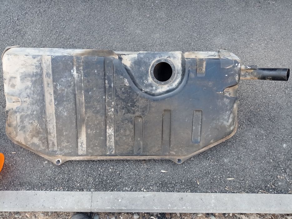 Бак Нива 21214 б/у.