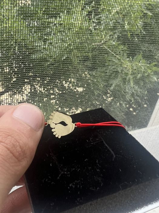 Златни крачета с червен конец (могат да се гравират)