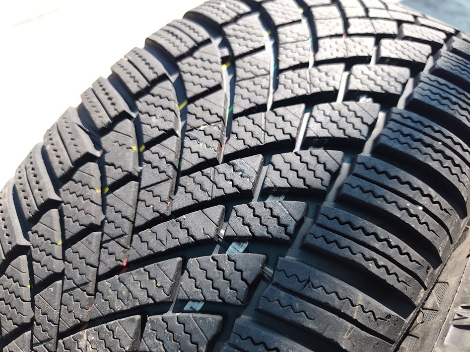 205/50/17" 4бр Bridgestone blizzak lm005,dot1423,7mm