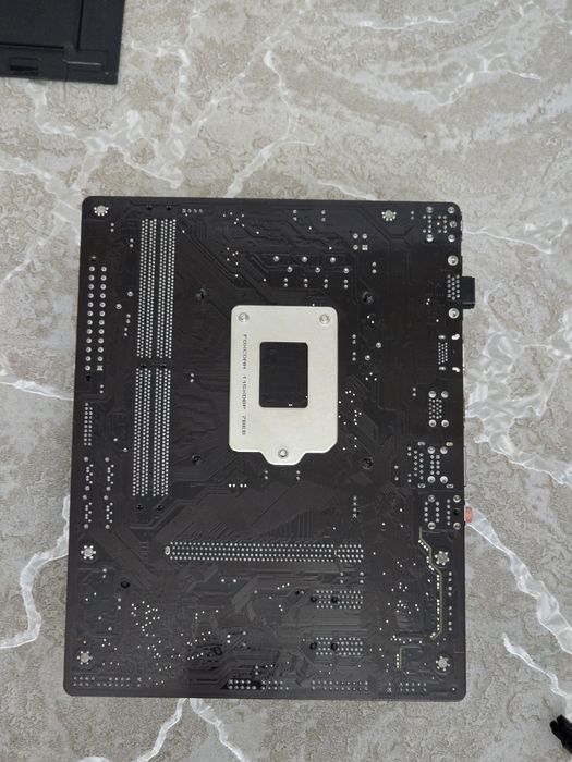 Материнская плата Gigabyte H110M-H с процессором