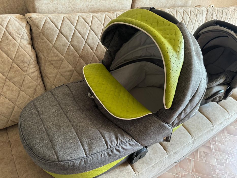 Продам коляску Adamex 3 в 1