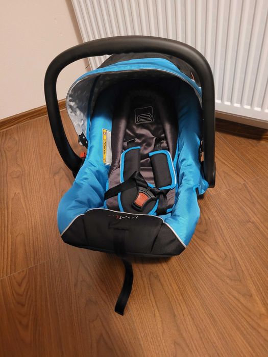 De vanzare "scoica" scaun auto nou pt. bebelusi