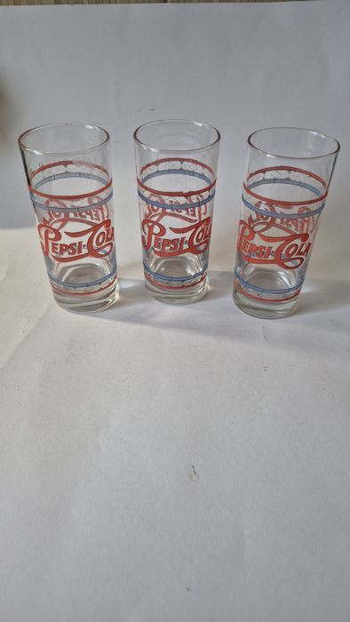 3 pahare vechi perioada comunista românească Pepsi Cola