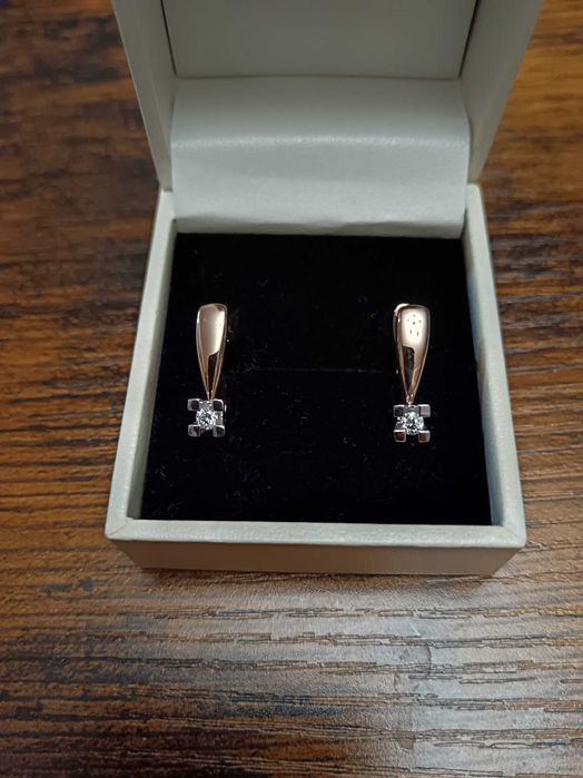 Золотые серьги с бриллиантами