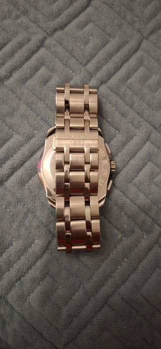 Продам часы Tissot