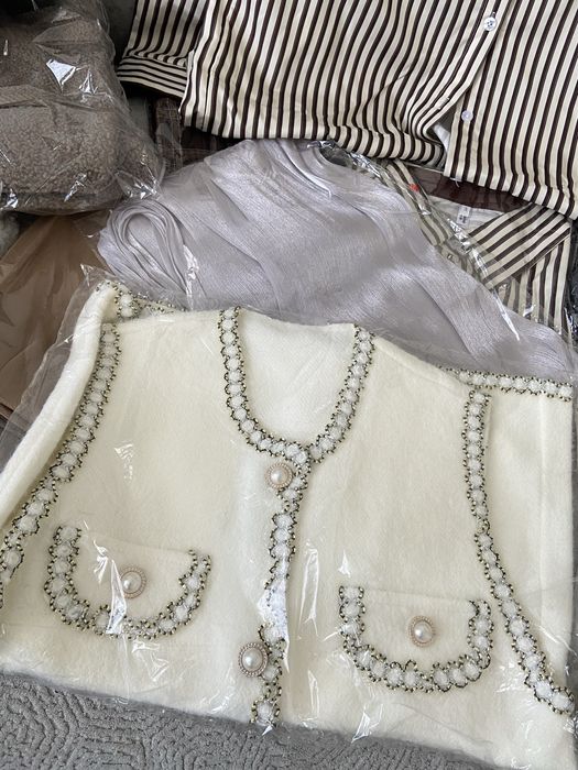 Продам срочно Костюмы двойки