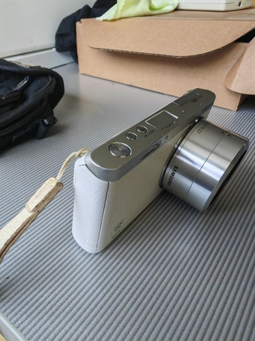 Samsung NX Mini 20.5MP  Digital Camera With 9-27mm Lens WiFI NFC