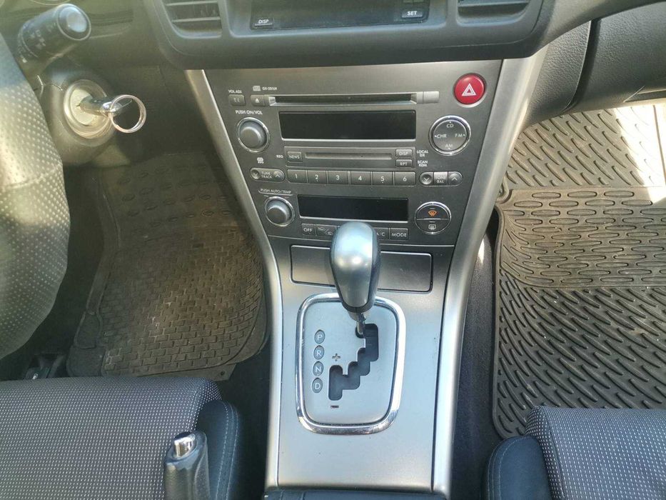 Продавам Subaru legacy