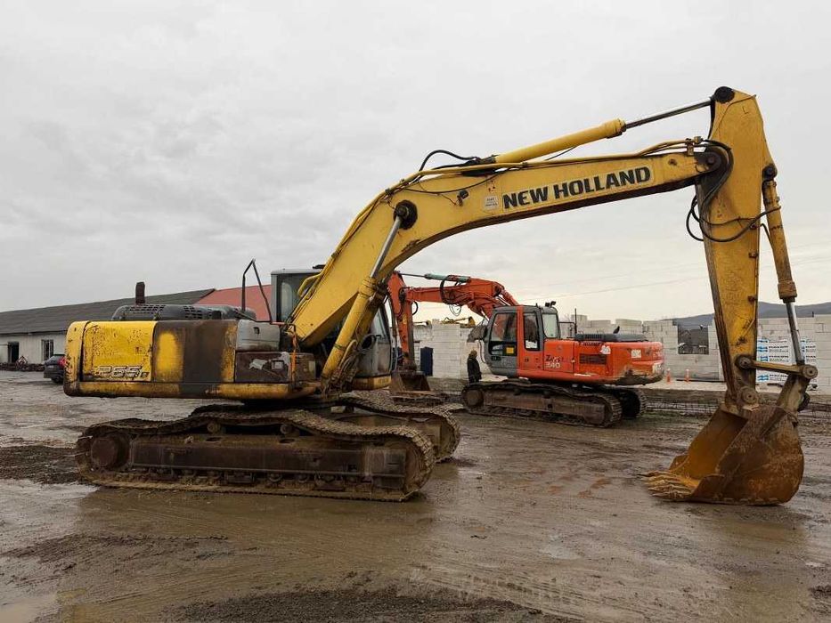 Dezmembrez excavator New Holland E 265 B-Piese de schimb New Holland