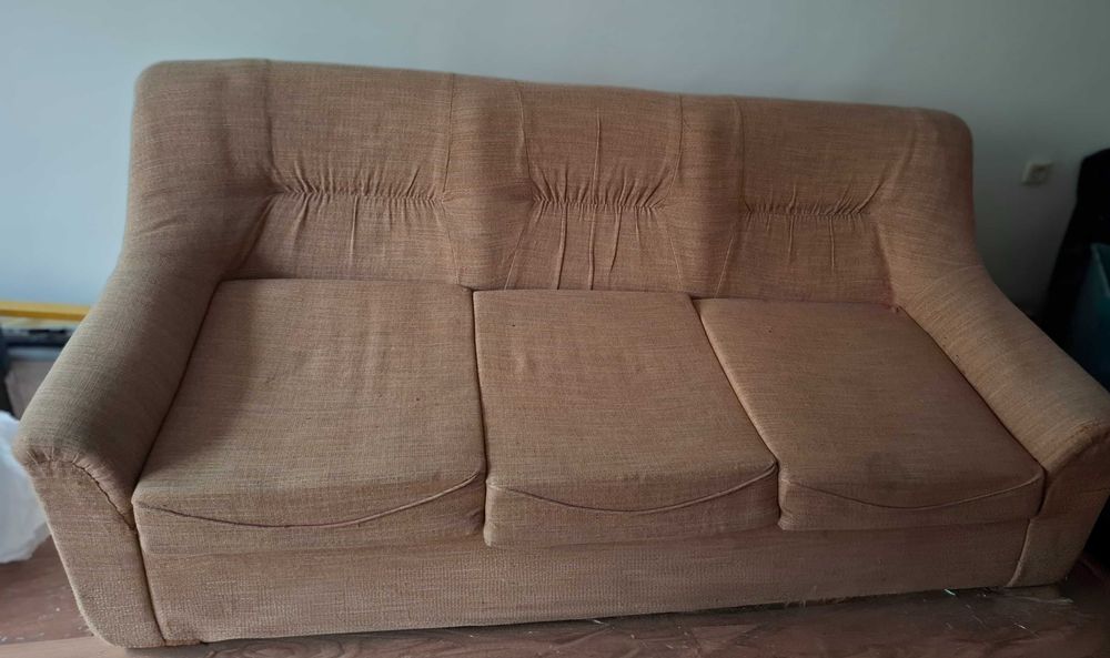 Разтегателен диван с пружина