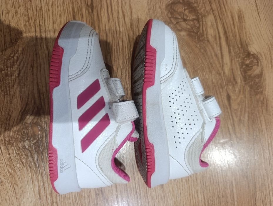 Маратонки Адидас 22