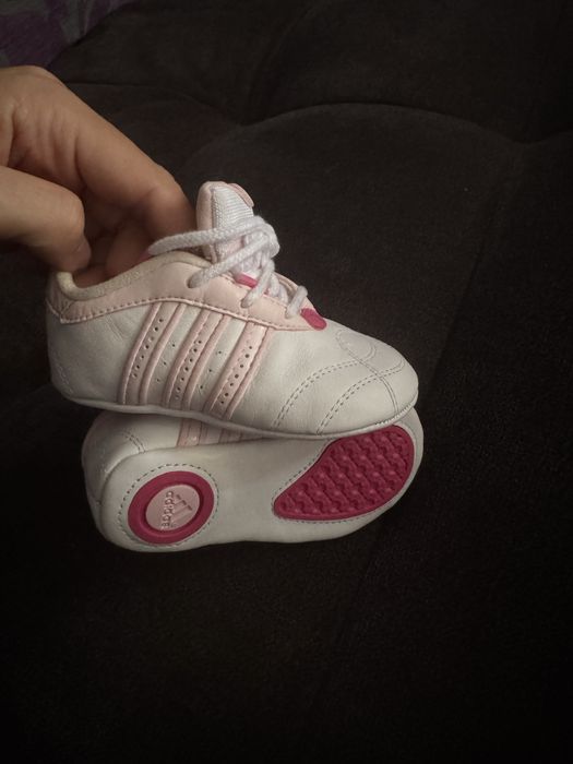 Бебешки буйки нови Adidas